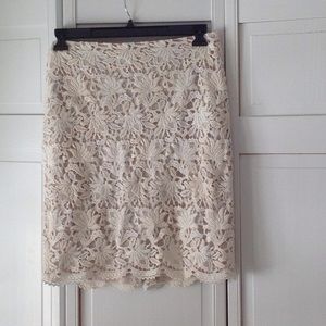Anne Taylor knee length lace skirt